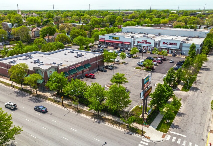 76th & Stony Shopping Center cartera de 2 inmuebles en venta en LoopNet.es - Foto del edificio - Imagen 1 de 2