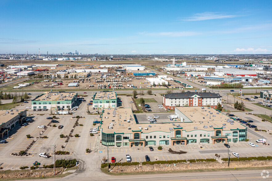 2181 Premier Way, Sherwood Park, AB en alquiler - Vista aérea - Imagen 3 de 32