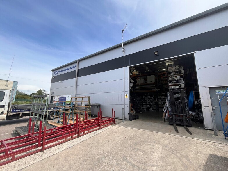 Smeaton Clos, Aylesbury en venta - Foto del edificio - Imagen 3 de 11