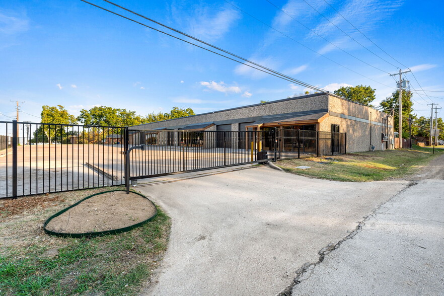 500 S Kealy Ave, Lewisville, TX en venta - Foto del edificio - Imagen 2 de 27