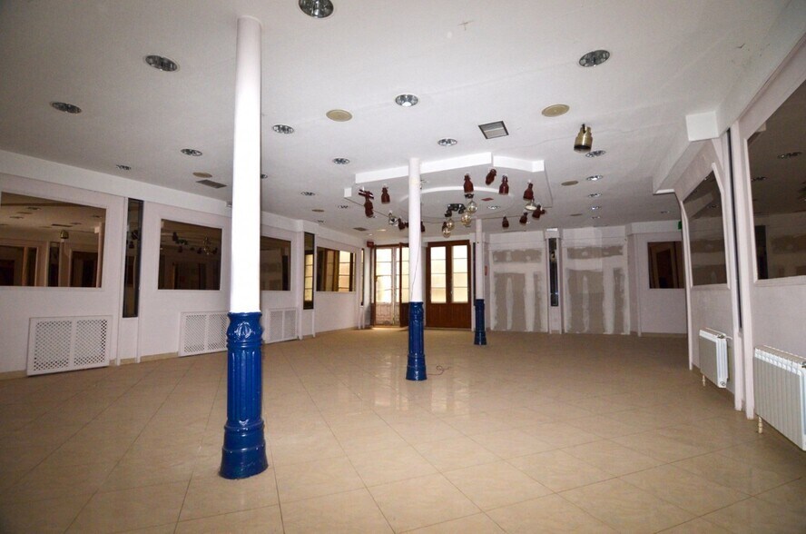 Local en Béjar en venta - Foto del edificio - Imagen 3 de 17