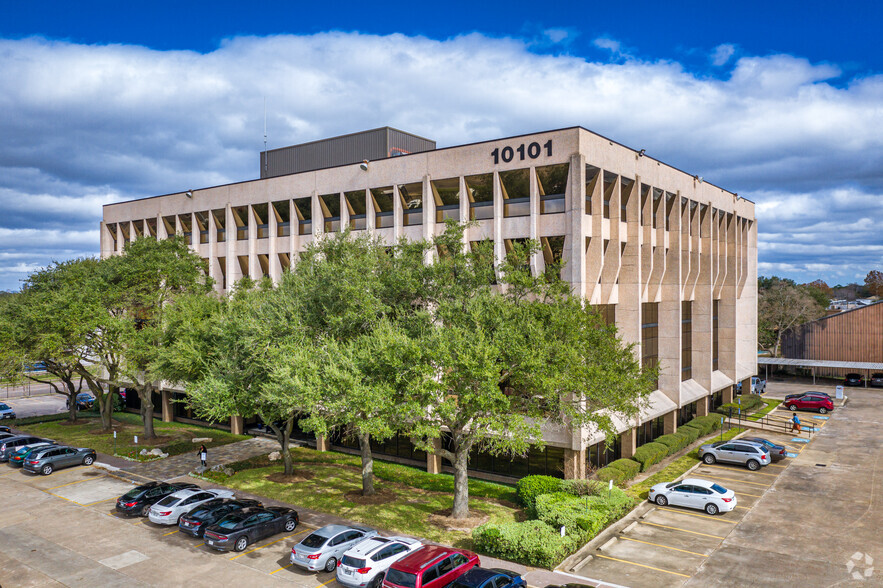 10101 Fondren Rd, Houston, TX en alquiler - Foto del edificio - Imagen 1 de 18