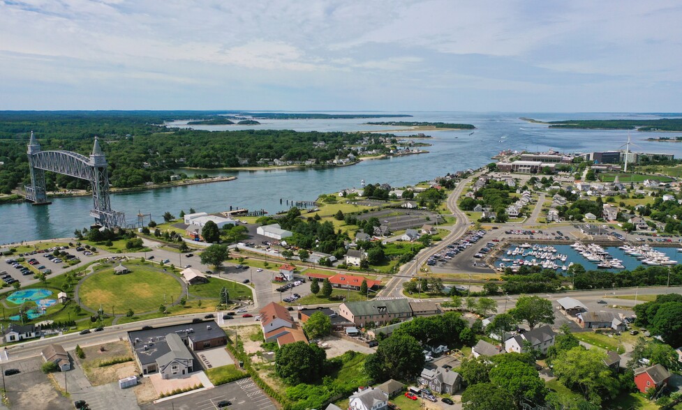 61 Main St, Buzzards Bay, MA en venta - Foto del edificio - Imagen 2 de 4