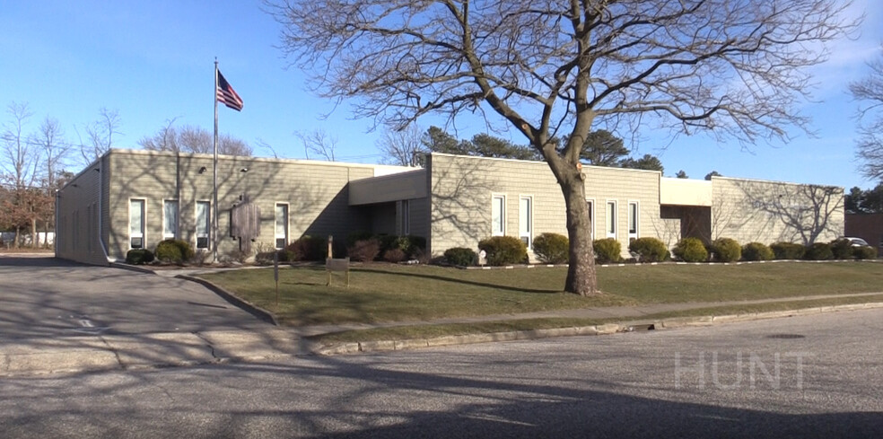 7 Industrial Blvd, Medford, NY en venta - Foto del edificio - Imagen 1 de 5