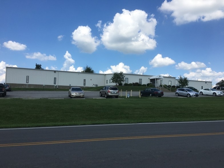 1025 Industry Rd, Harrodsburg, KY en alquiler - Foto principal - Imagen 2 de 49