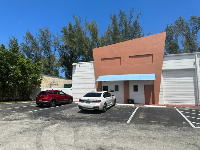 Más detalles para 423-425 NW 10th Ter, Hallandale Beach, FL - Flex en venta