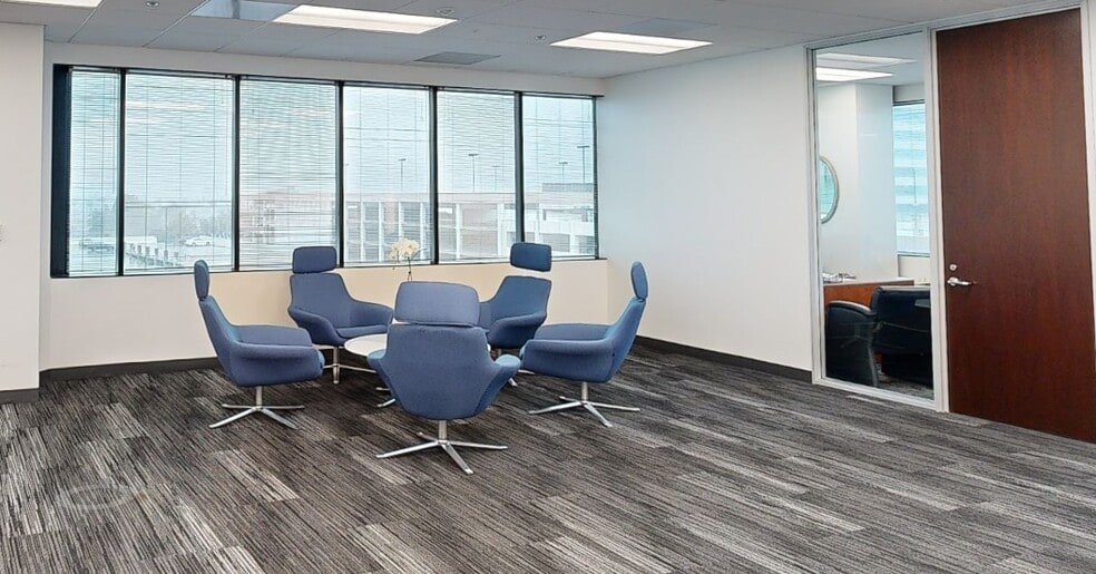 18301 Von Karman Ave, Irvine, CA en alquiler - Matterport 3D Scan - Imagen 2 de 22