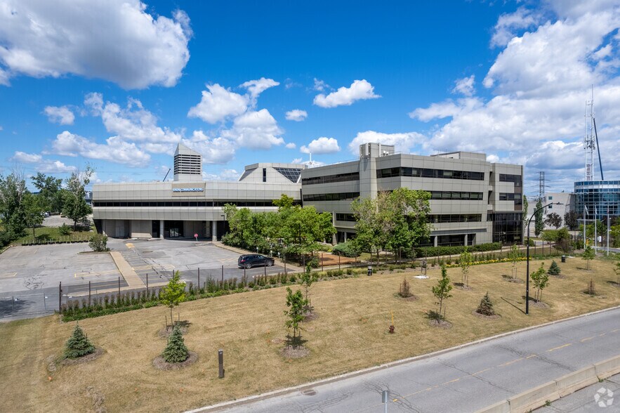 1441 Rue Carrie-Derick, Montréal, QC en alquiler - Foto del edificio - Imagen 2 de 3