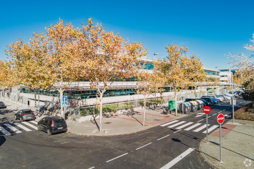 Oficinas en Las Rozas de Madrid, MAD en venta - Foto del edificio - Imagen 2 de 4