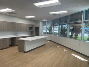 301 E Yamato Rd, Boca Raton, FL en alquiler Foto del edificio- Imagen 2 de 4