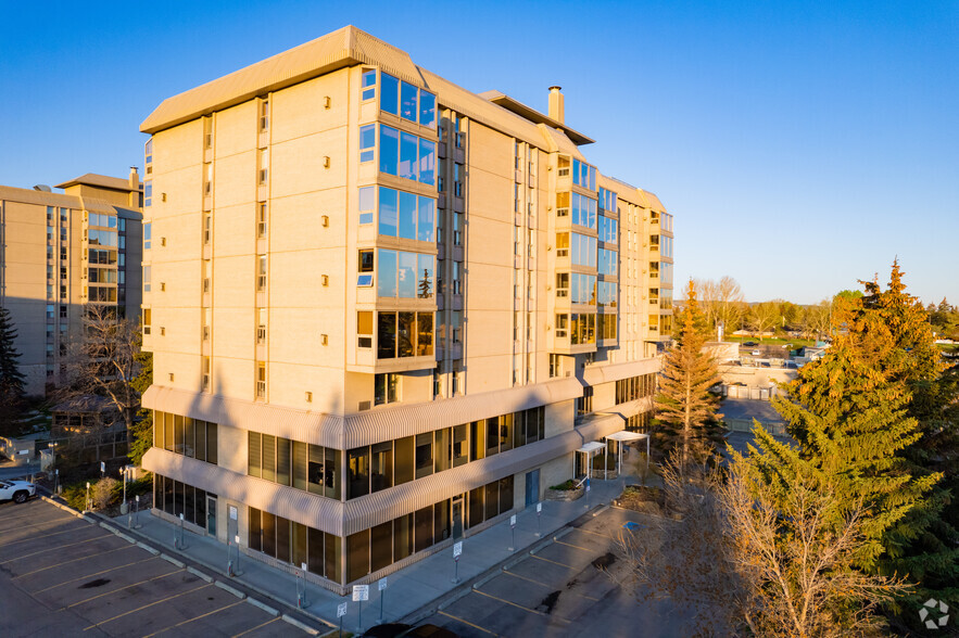 4603 Varsity Dr NW, Calgary, AB en venta - Foto del edificio - Imagen 1 de 55