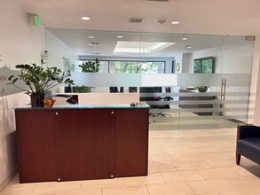 15060 Ventura Blvd, Sherman Oaks, CA en alquiler Foto del interior- Imagen 1 de 6