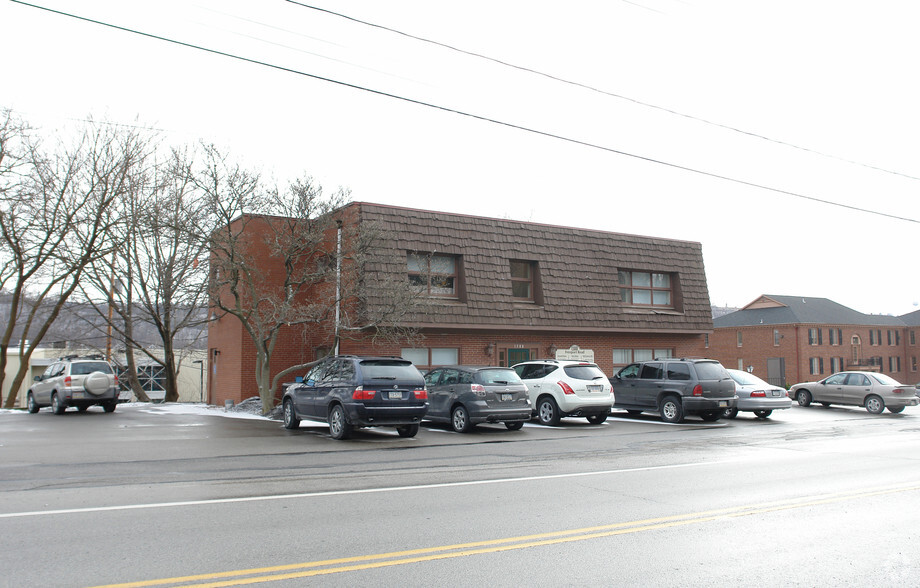 1388 Freeport Rd, Pittsburgh, PA en alquiler - Foto del edificio - Imagen 3 de 3