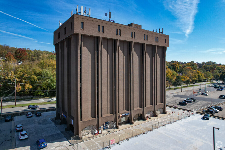 2400 Ardmore Blvd, Pittsburgh, PA en venta - Foto del edificio - Imagen 2 de 5