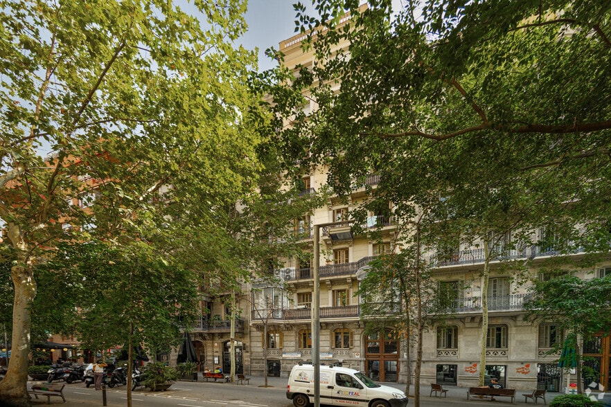 Carrer D'enric Granados, Barcelona, Barcelona en venta - Foto del edificio - Imagen 2 de 2