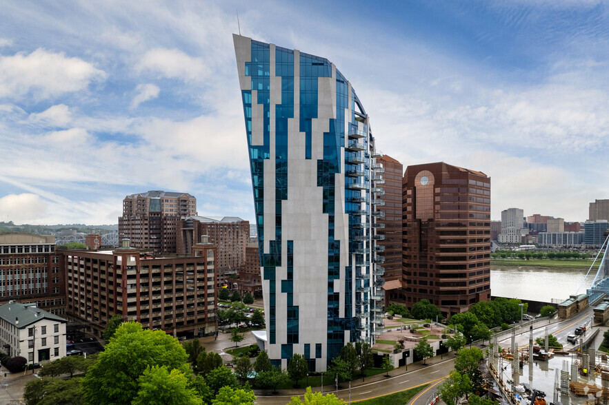 1 Roebling Way, Covington, KY en alquiler - Foto del edificio - Imagen 2 de 5