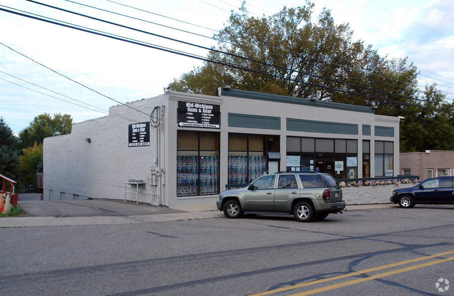 13630 Main St, Bath, MI en alquiler - Foto del edificio - Imagen 2 de 3