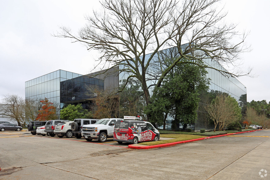 719 Sawdust Rd, The Woodlands, TX en alquiler - Foto del edificio - Imagen 3 de 3