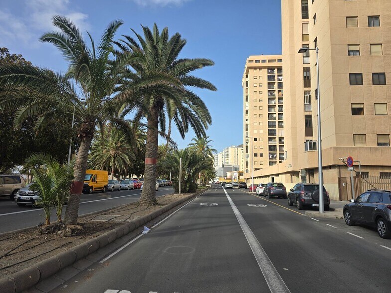 Local en Las Palmas de Gran Canaria en venta - Foto del edificio - Imagen 1 de 13