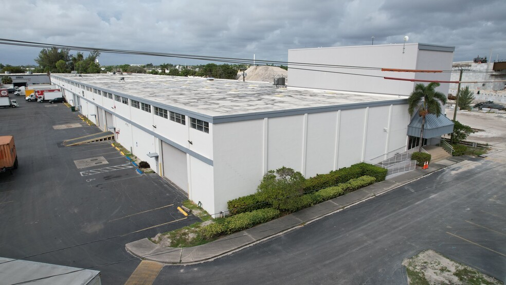 16501-16511 NW 7th Ave, Miami, FL en alquiler - Foto del edificio - Imagen 1 de 58