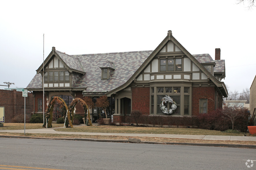 22 W 63rd St, Kansas City, MO en alquiler - Foto del edificio - Imagen 1 de 3