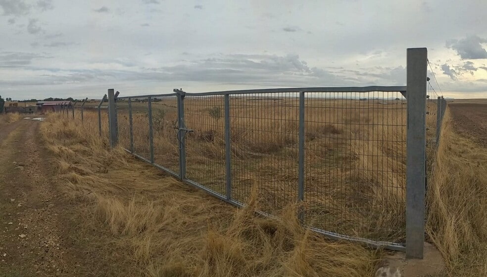 Terreno en Sierra de Fuentes, Cáceres en venta - Foto del edificio - Imagen 2 de 3