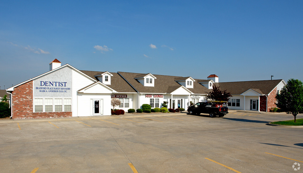 107-119 Bradford Ln, Belton, MO en alquiler - Foto del edificio - Imagen 3 de 8