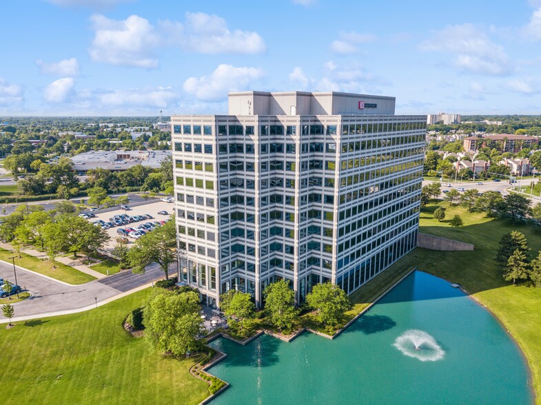 1901 N Roselle Rd, Schaumburg, IL en alquiler - Foto del edificio - Imagen 1 de 15