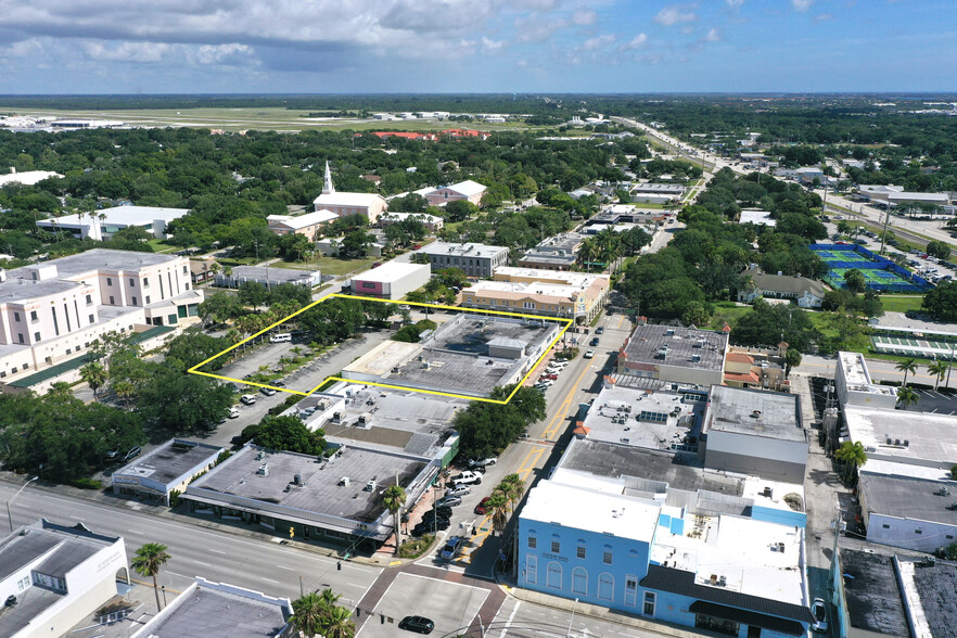 2045 14th Ave, Vero Beach, FL en venta - Foto del edificio - Imagen 2 de 58