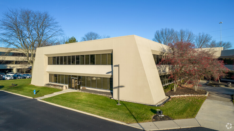 250 E Wilson Bridge Rd, Worthington, OH en alquiler - Foto del edificio - Imagen 1 de 17