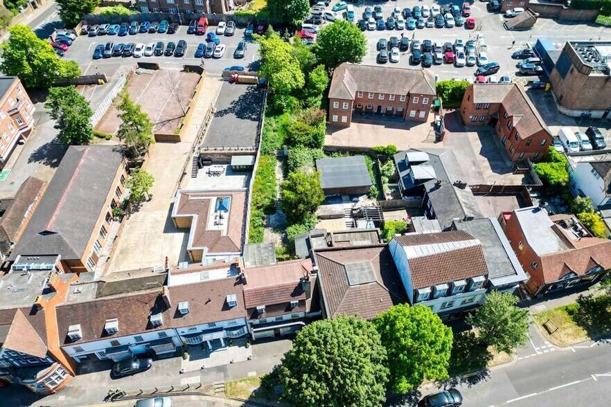 87-87B High St, Esher en venta - Foto del edificio - Imagen 1 de 3