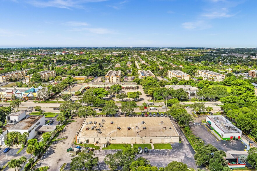 2424 N St Rd 7, Fort Lauderdale, FL en alquiler - Foto del edificio - Imagen 3 de 28