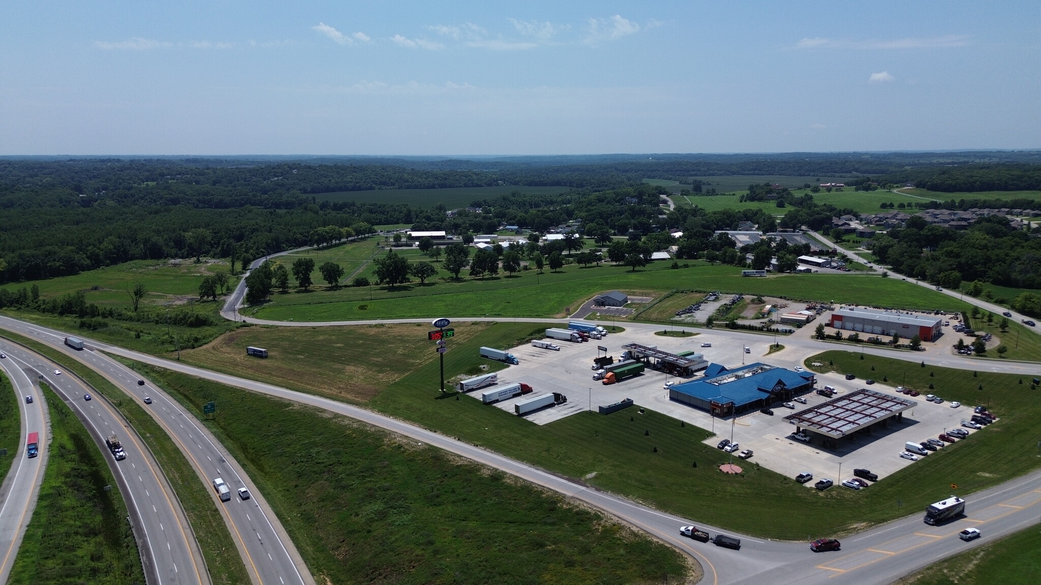 Hwy 371 & Tracy Dr, Tracy, MO en venta Foto del edificio- Imagen 1 de 23