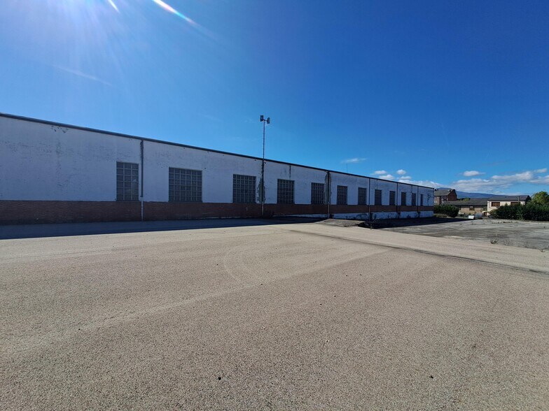 Nave en Ponferrada, León en venta - Foto del edificio - Imagen 2 de 11