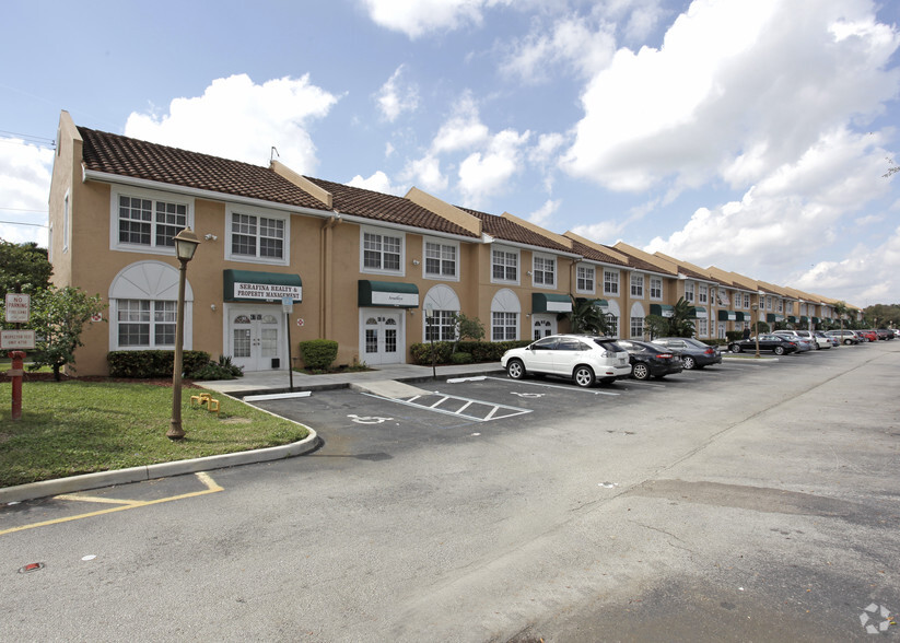 4750-4820 W Commercial Blvd, Tamarac, FL en alquiler - Foto del edificio - Imagen 1 de 3