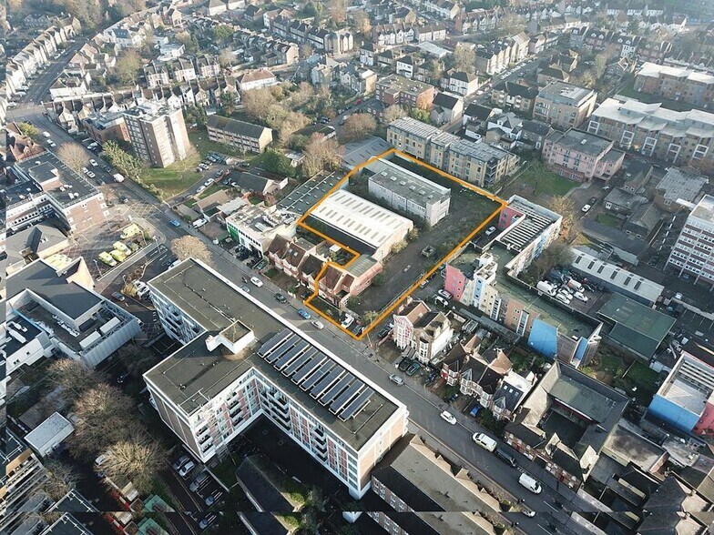 20 - 24 Mayday Rd cartera de 2 inmuebles en venta en LoopNet.es - Foto del edificio - Imagen 1 de 5