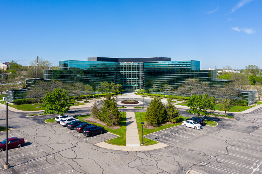 38777 W 6 Mile Rd, Livonia, MI en alquiler - Foto del edificio - Imagen 1 de 16