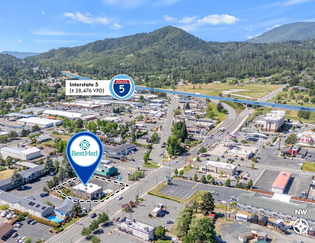 1890 NW 6th St, Grants Pass, OR en venta Foto del edificio- Imagen 1 de 9