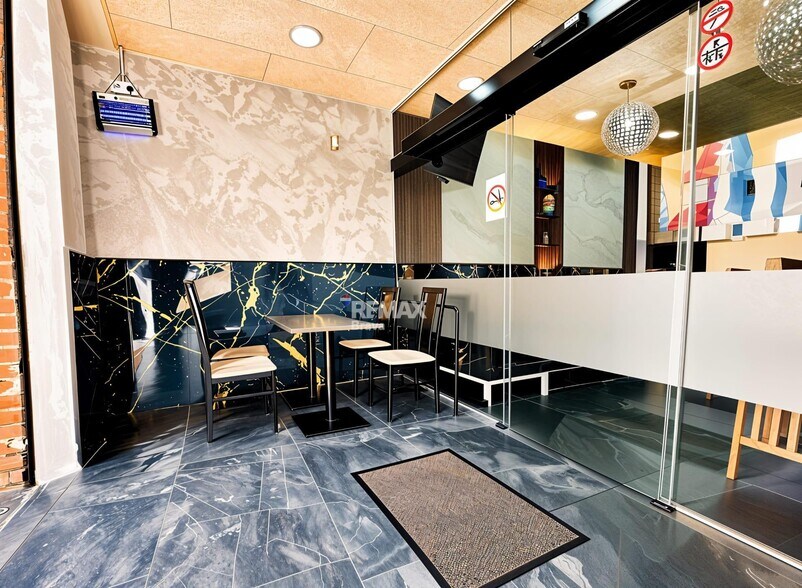 Edificio residencial en Girona, Gerona en venta - Foto del edificio - Imagen 3 de 10