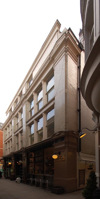 Más detalles de 4-5 Bow Ln, London - Local en alquiler