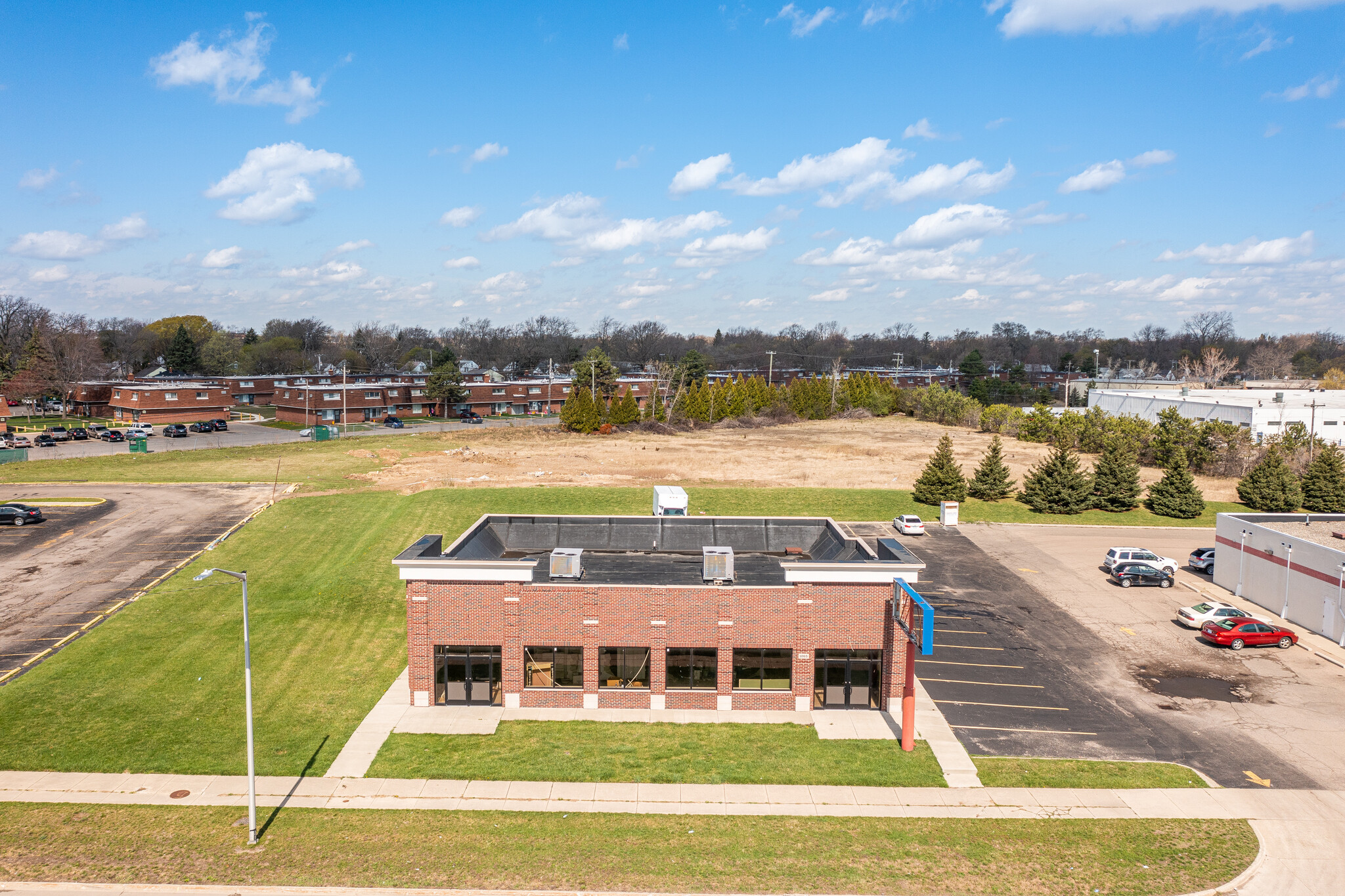 1065 N Perry St, Pontiac, MI en venta Foto del edificio- Imagen 1 de 11