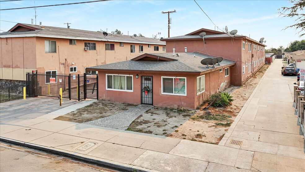 4426 Clara St, Cudahy, CA en venta - Foto del edificio - Imagen 1 de 4