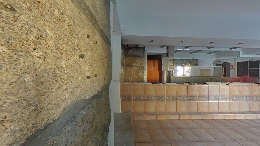 Local en Ourense en venta - Foto del edificio - Imagen 2 de 21