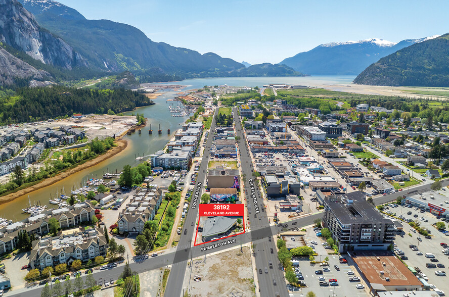 38192 Cleveland Ave, Squamish, BC en venta - Foto del edificio - Imagen 1 de 7