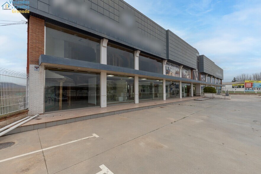 Local en Santa Fe, Granada en venta - Foto del edificio - Imagen 1 de 34
