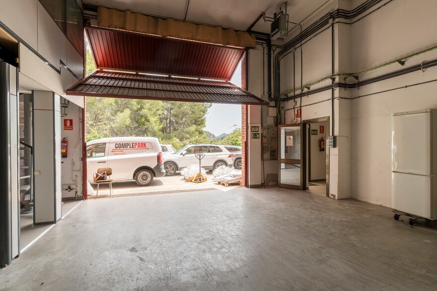 Nave en Cornellà de Llobregat, Barcelona en alquiler - Foto del interior - Imagen 2 de 2