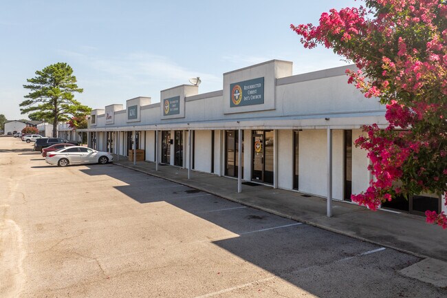 Más detalles de 1100-1120 Luke St, Irving, TX - Flex, nave en alquiler