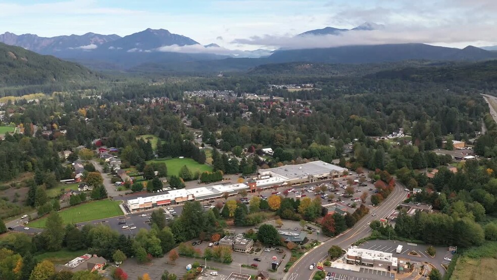 426-726 SW Mt Si Blvd, North Bend, WA en alquiler - Vídeo de anuncio comercial - Imagen 2 de 23