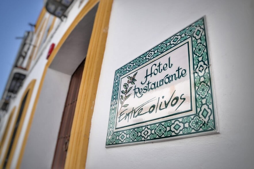 Avenida la Estación, 15, El Pedroso, Sevilla en venta - Foto del edificio - Imagen 2 de 50