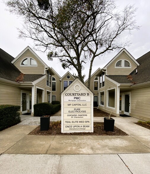 1041 Johnnie Dodds Blvd, Mount Pleasant, SC en alquiler - Foto del edificio - Imagen 2 de 2